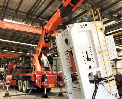 石碌镇附近随车吊出租，轻松解决运输难题