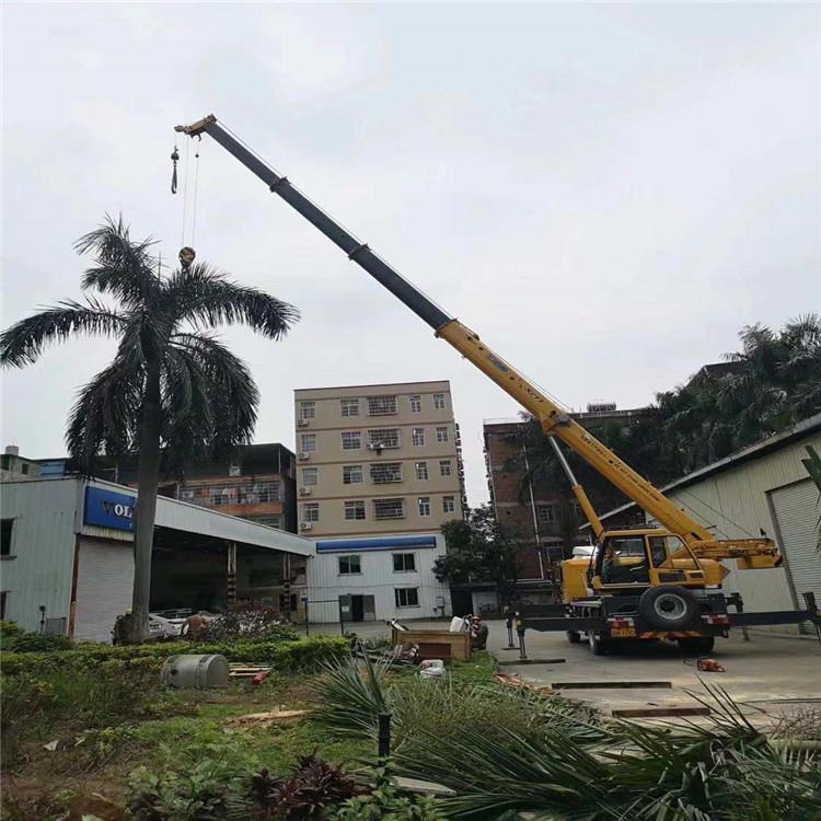 石碌镇12吨吊车出租一天的收费标准是什么