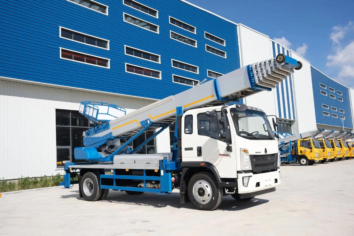 石碌镇出租云梯车高空作业车 建筑垃圾搬运