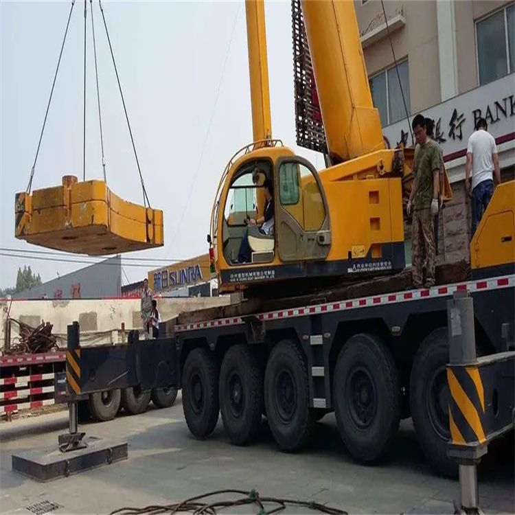 石碌镇当地吊车出租|机器吊装|75吨|工厂搬迁服务