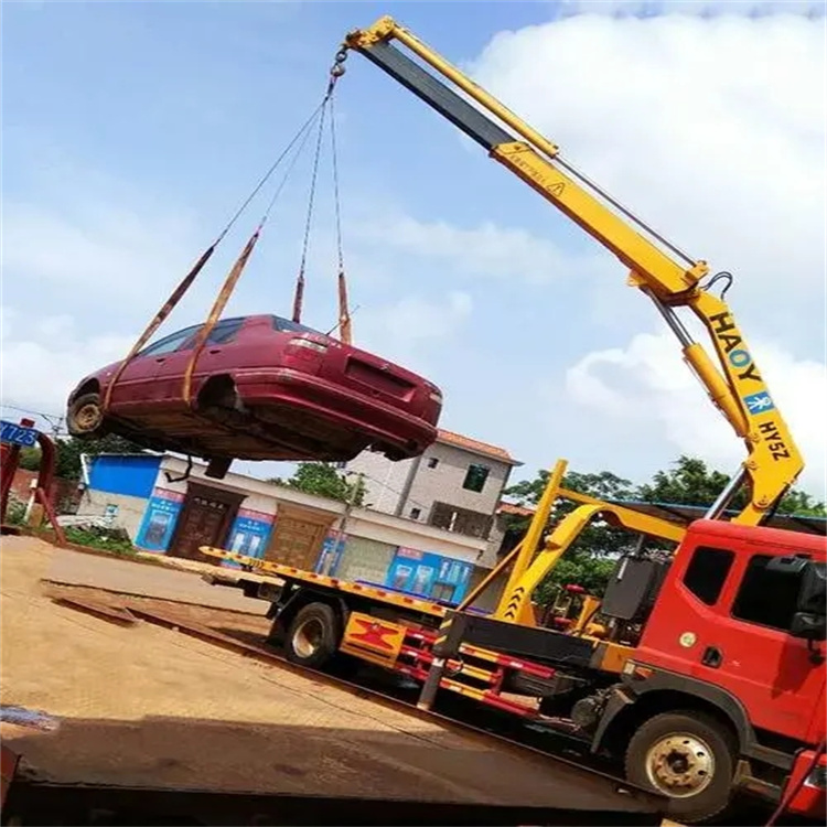 石碌镇吊车吊汽车的正确方法